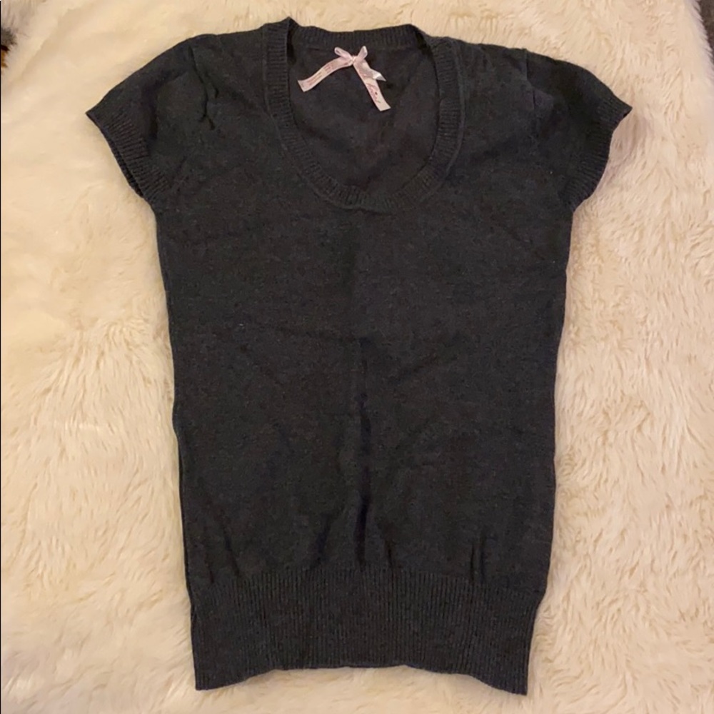 Short sleeve sweater